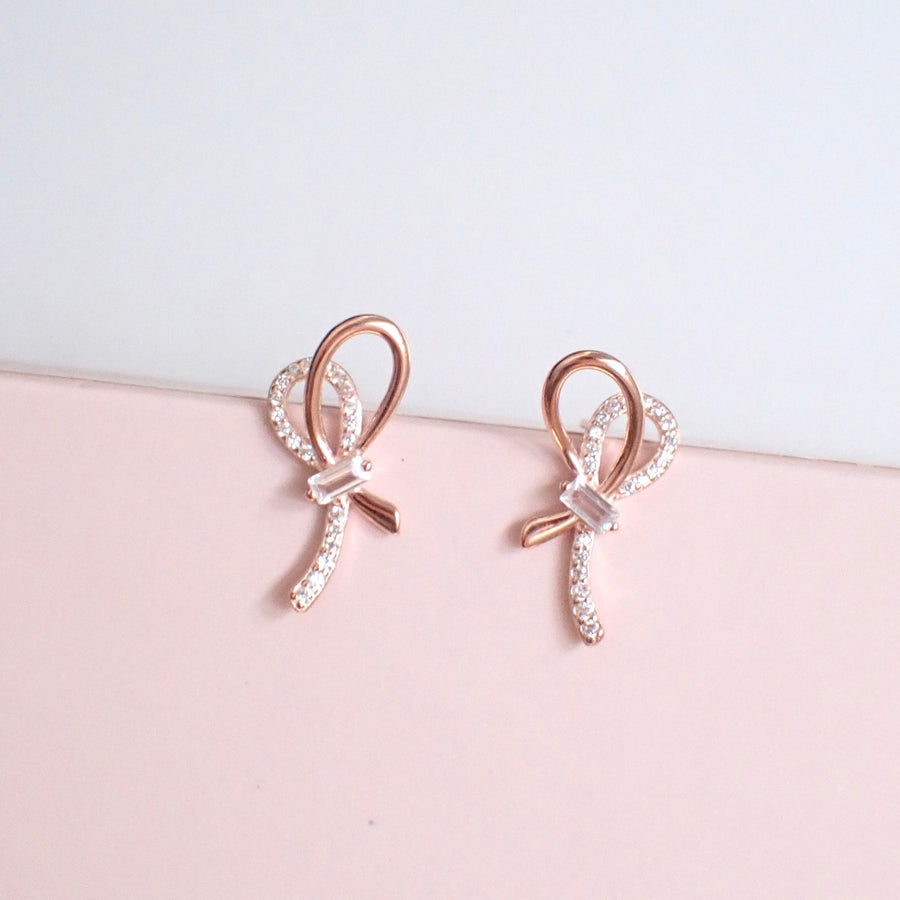 Suzie Ribbon Earstud 925 Silver