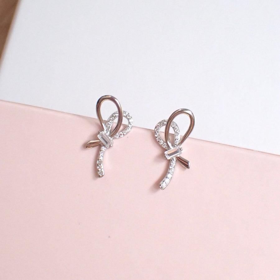 Suzie Ribbon Earstud 925 Silver