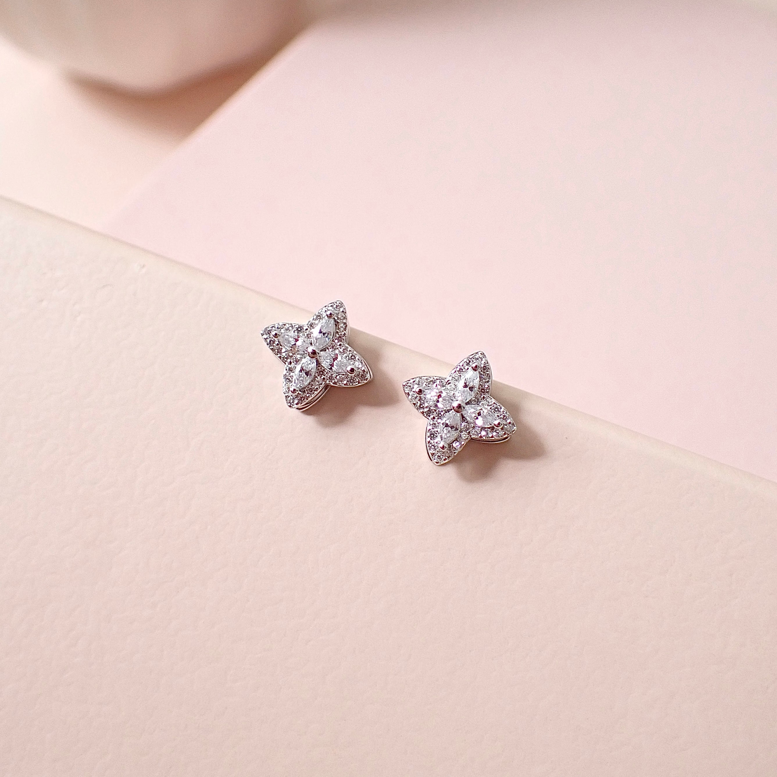 Spinning Clover Earrings 925 Silver