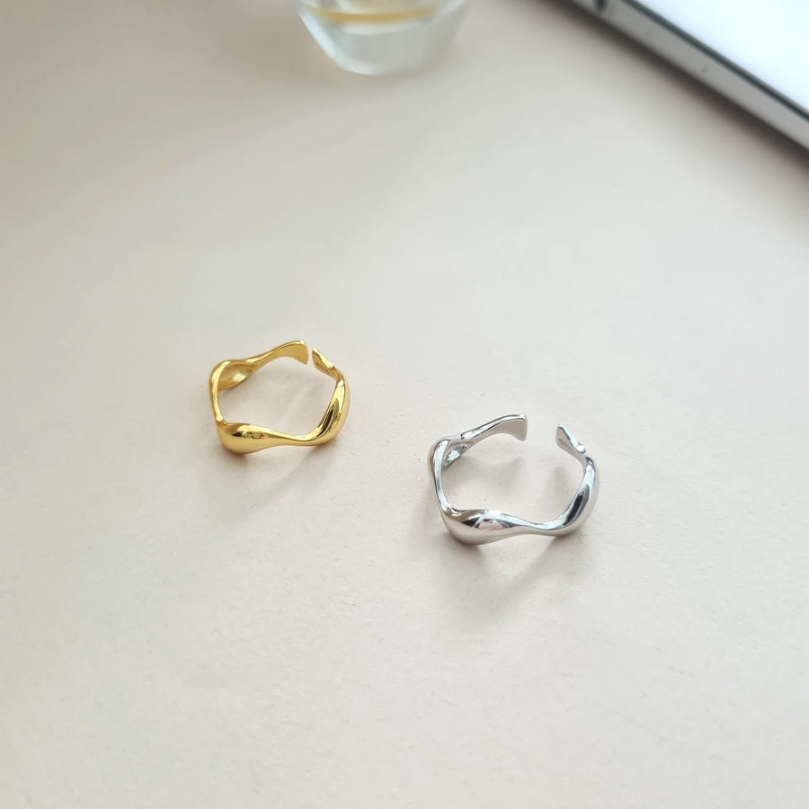 Nara Wavy Ring 925 Silver