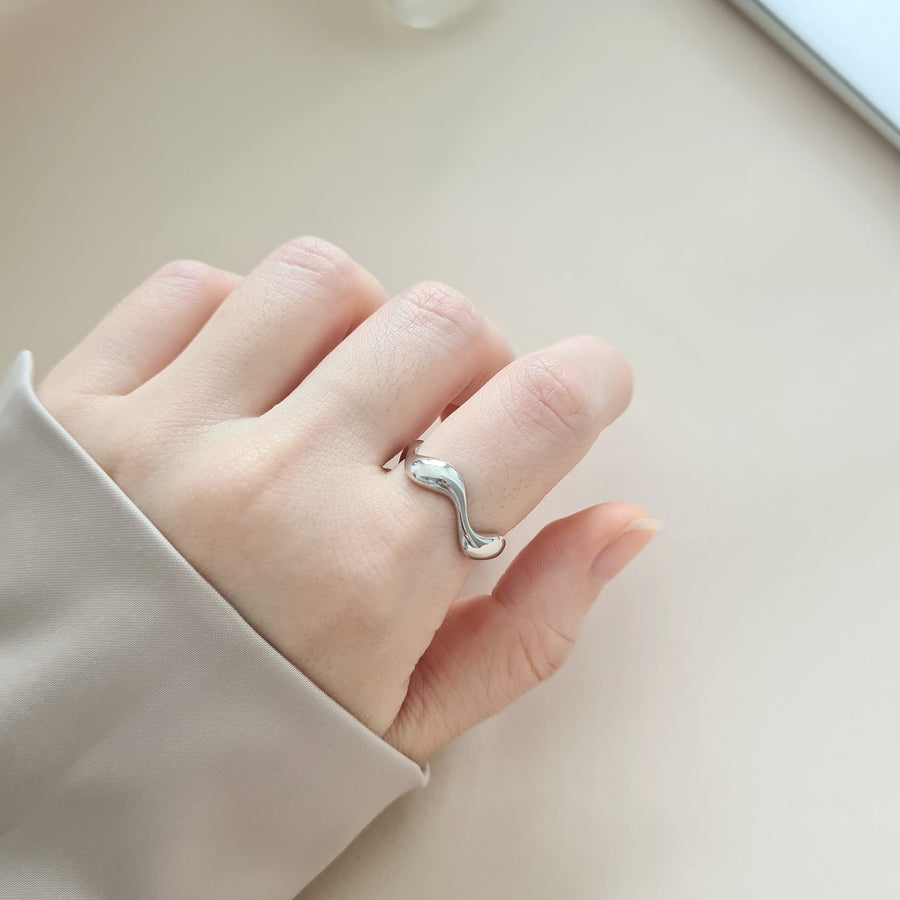 Nara Wavy Ring 925 Silver