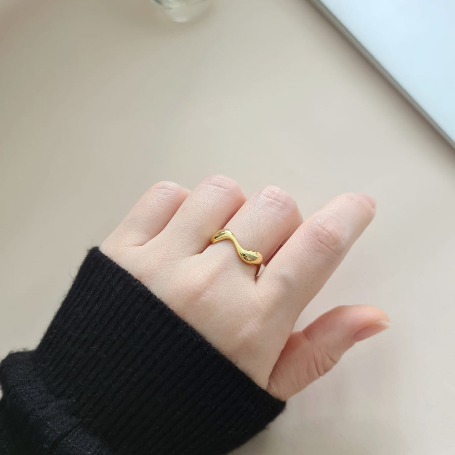 Nara Wavy Ring 925 Silver