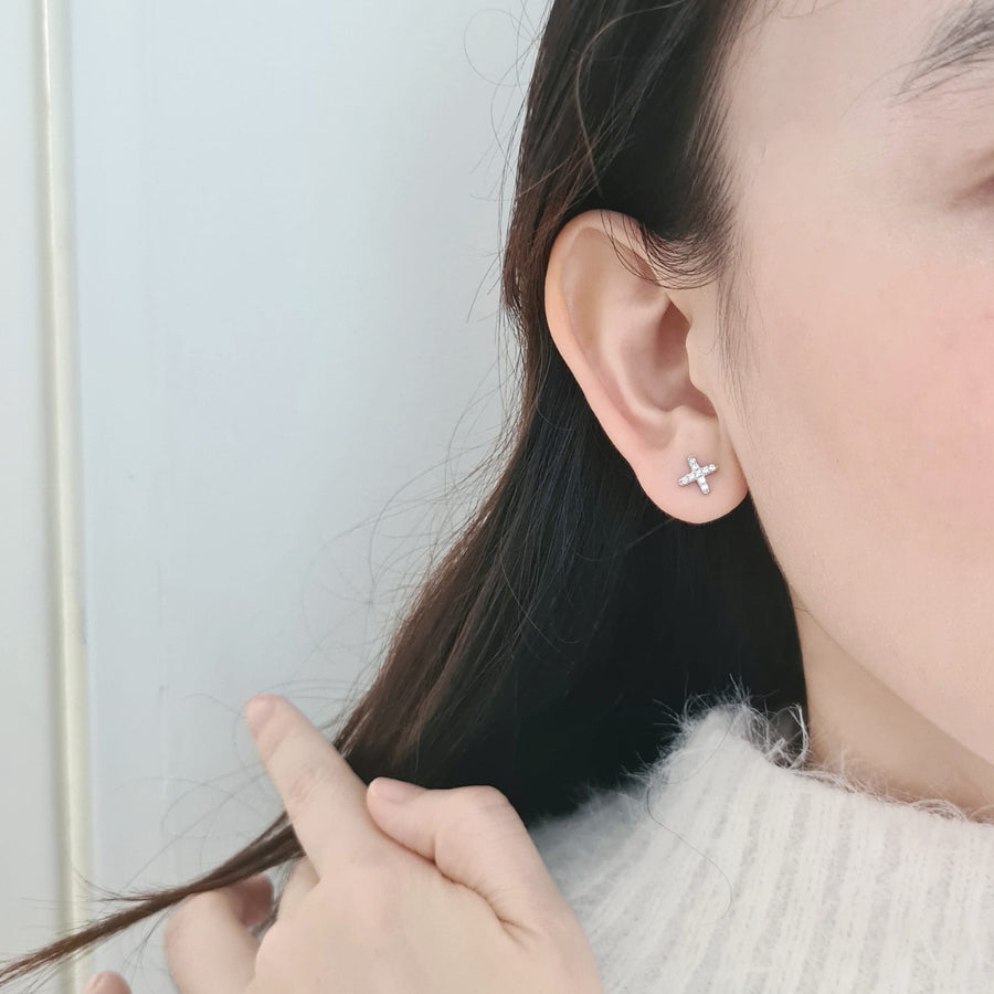 Dainty Cross Earstud 925 Silver