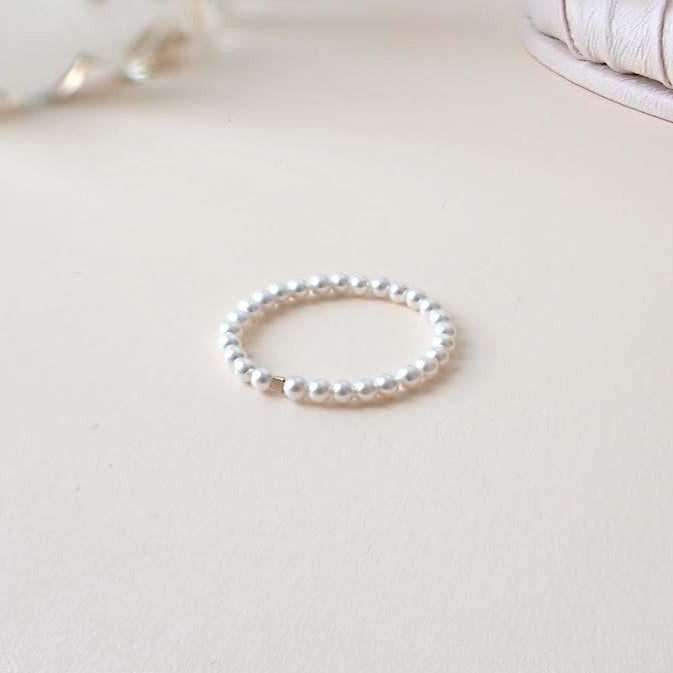 Dainty Pearl Ring S925