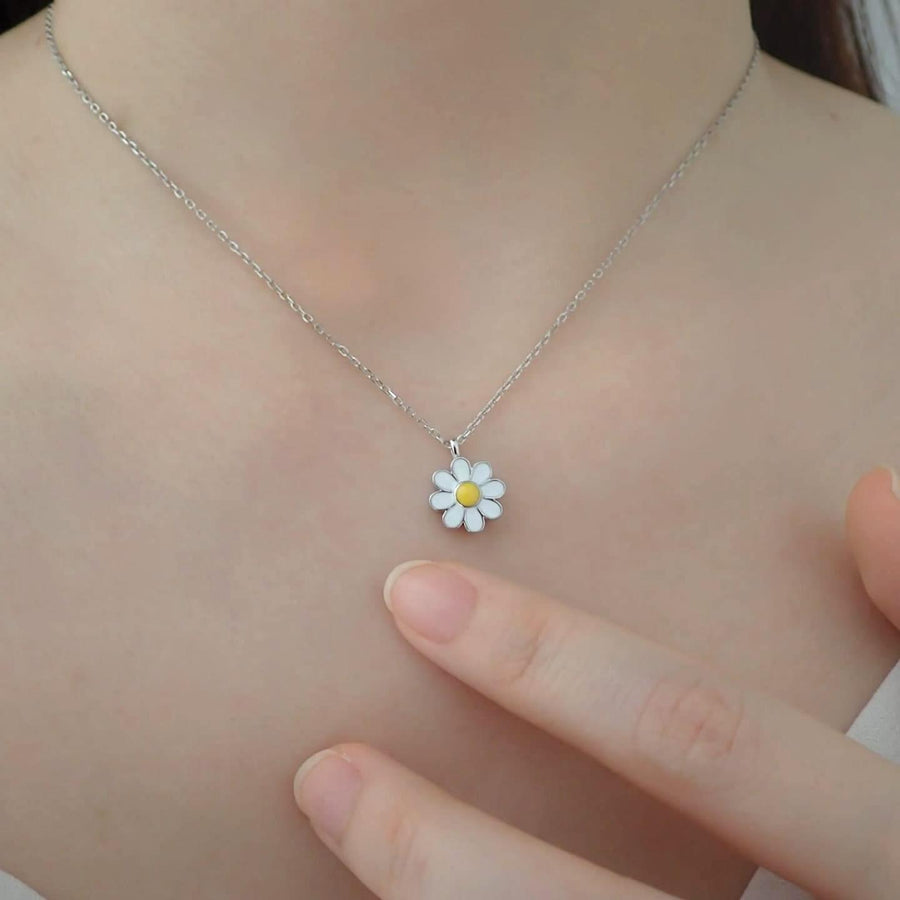 Daisy on sale flower pendant